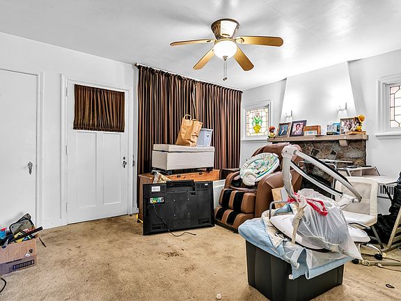 3rd image of 90 Vista St