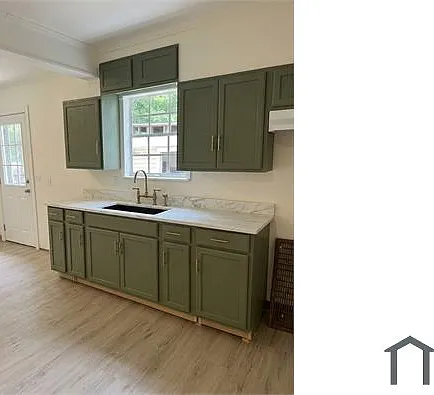4 bed, $1,200 — Photo 2