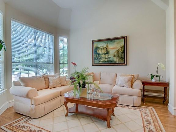 5th image of 1010 Hot Springs Dr