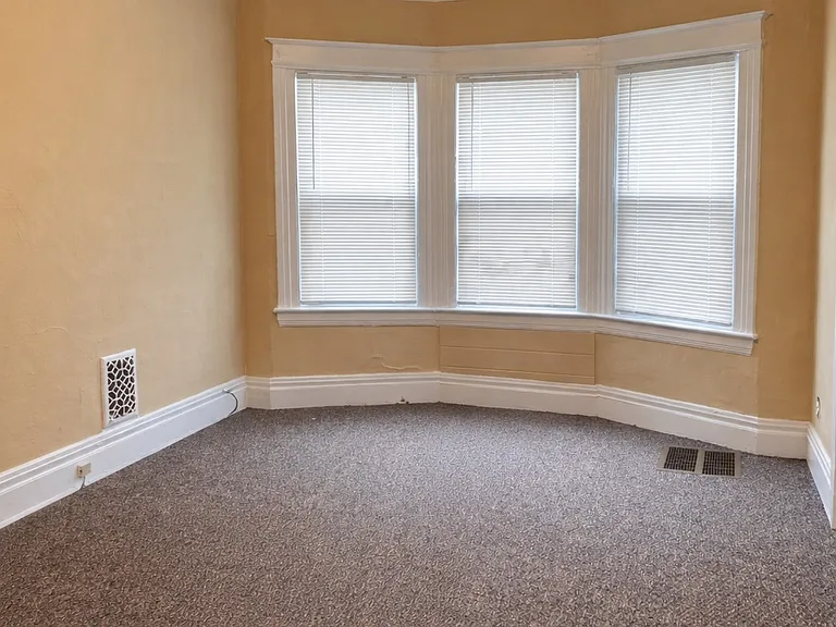 62 Clay Ave — Photo 2