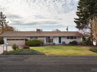74 SE Hillcrest St, Madras, OR 97741