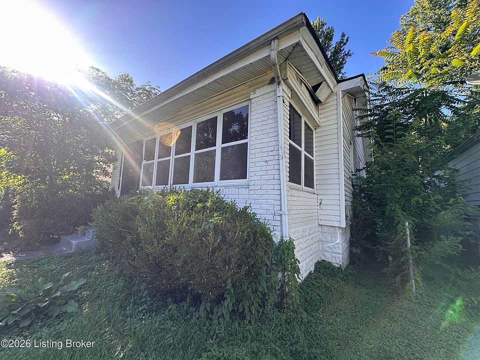 2nd image of 4223 Grand Ave