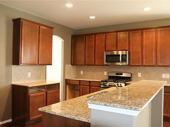 4th image of 8909 Brook Hill Ln