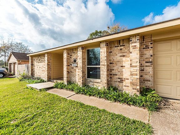 3rd image of 2938 Heritage Colony Dr