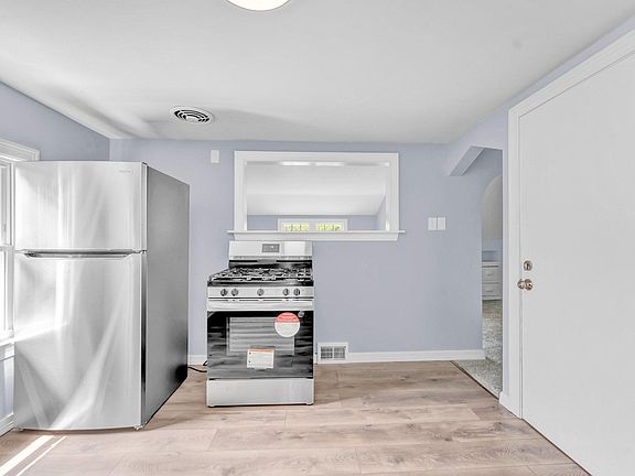 3rd image of 149 Broezel Ave Unit 2