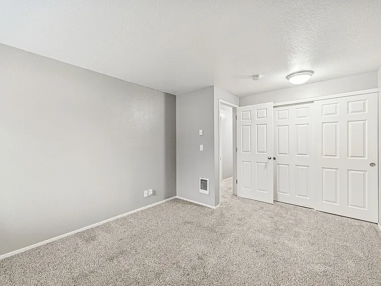 Oak Hill Apartments — Photo 22