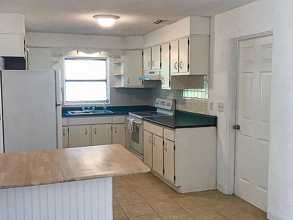 5th image of 710 Albert Ln
