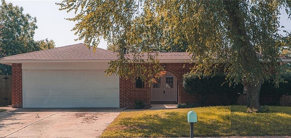 1st image of 1702 Northcrest Dr