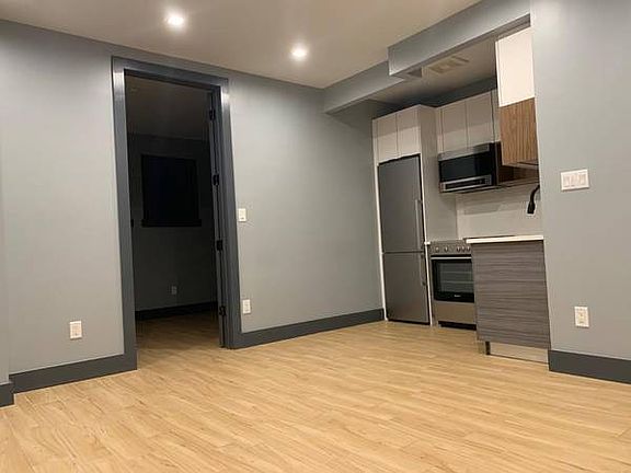 3rd image of 316 Sumpter St #1B