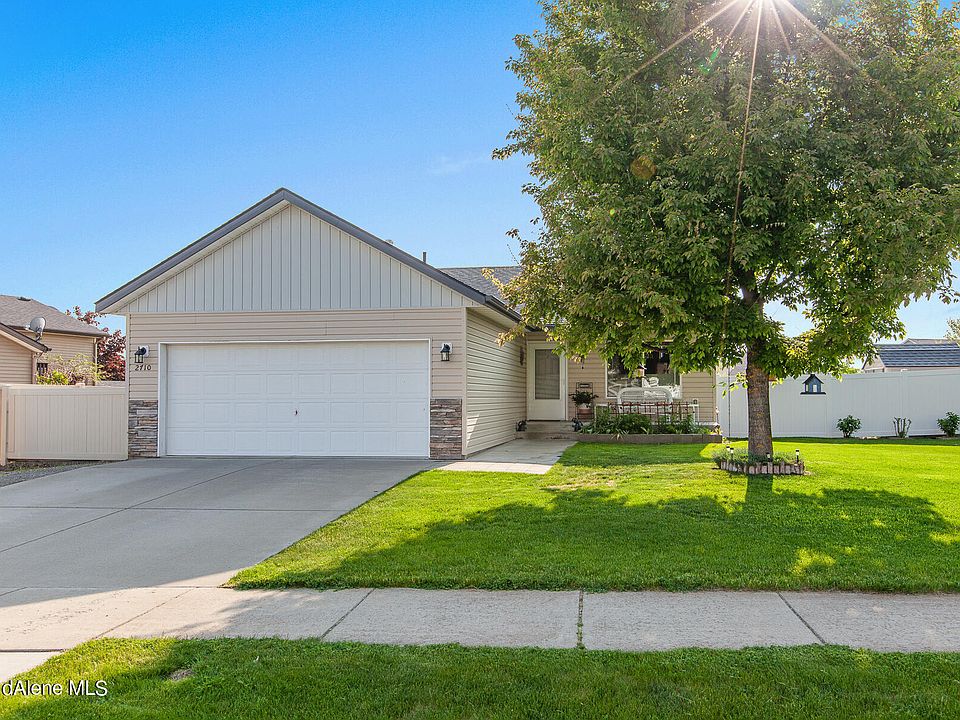 1st image of 2710 E Thrush Dr