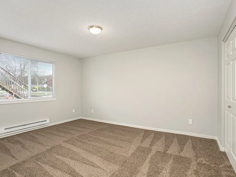 1418 Valley Ave E — Photo 19