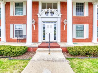 19710 W Thirteen Mile Rd APT 206, Beverly Hills, MI 48025