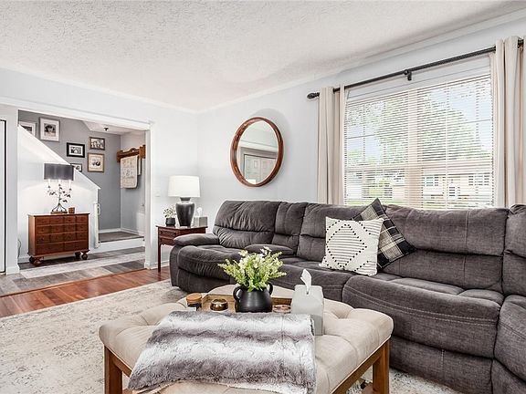 4th image of 1818 Lakeview Dr