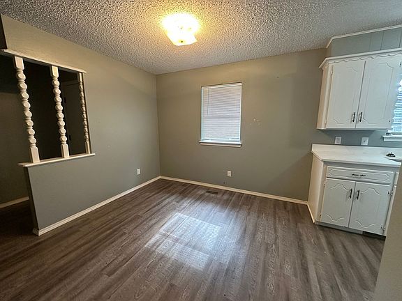 4th image of 514 W J St APT D