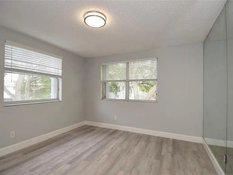 4801 Grapevine Way — Photo 6