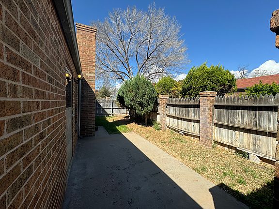 2nd image of 610 N Lea Ave #A