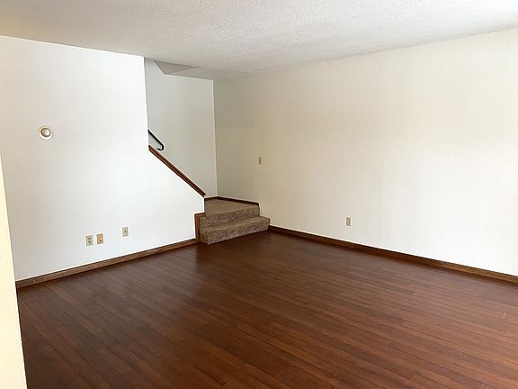 2nd image of 1421 Dakota Ave S APT 3