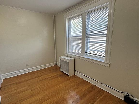 4th image of 12 Magnolia St 1