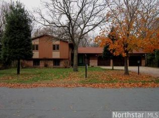 6145 Oakwood Dr, Lino Lakes, MN 55014