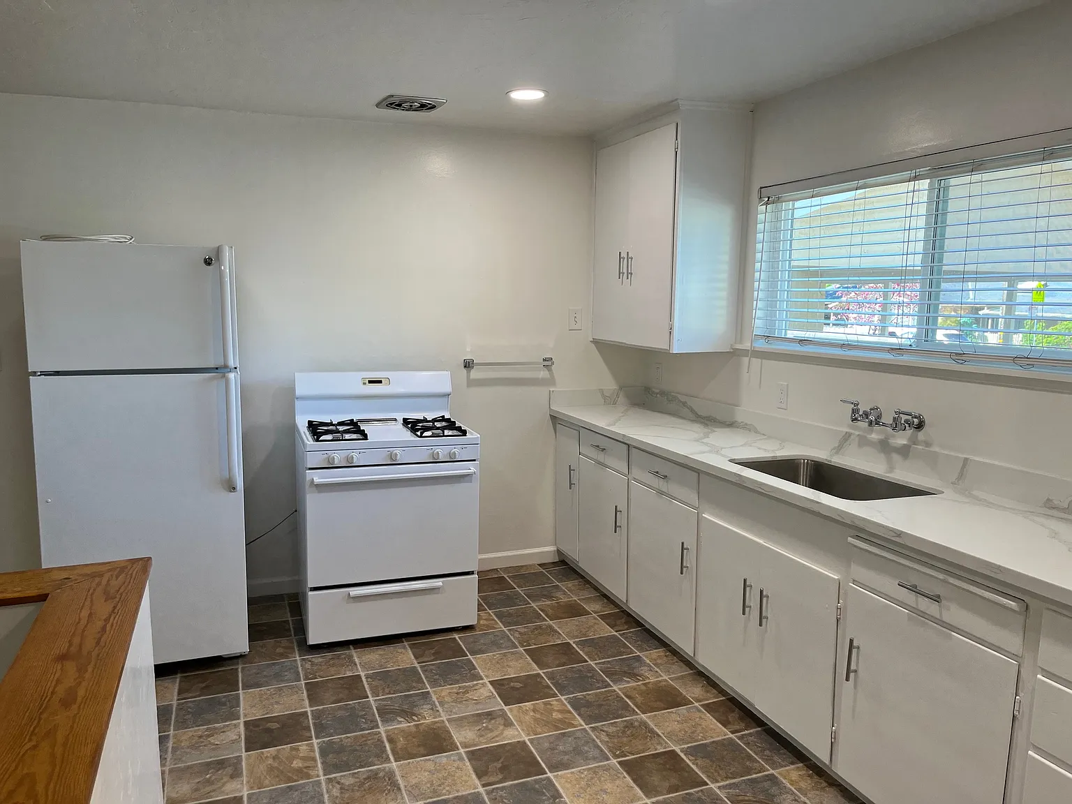 Studio, 1.0 bath, 550 sqft, $2,225 — Photo 4