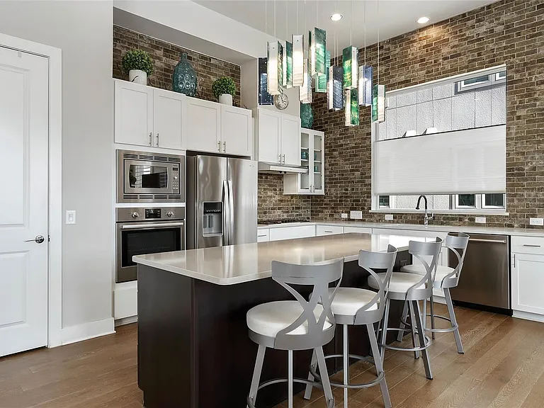 1411 Town Creek Dr #4 — Photo 8