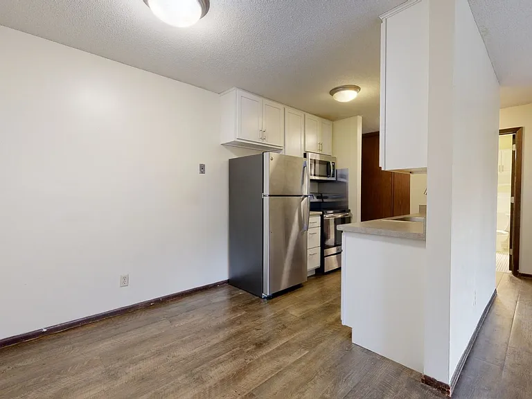 600 10th Ave Apartments — Photo 21
