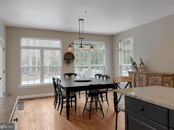 4th image of 22884 Thornbury Dr