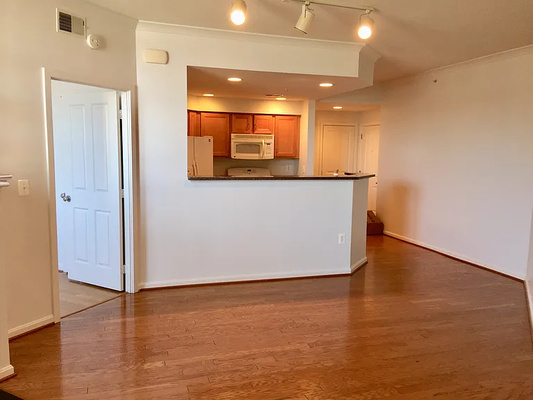 2220 Fairfax Dr #209 — Photo 7