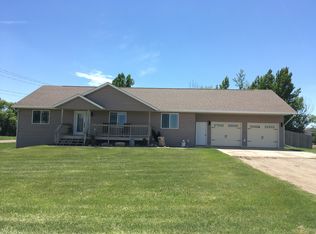 2622 5th St NE, Jamestown, ND 58401