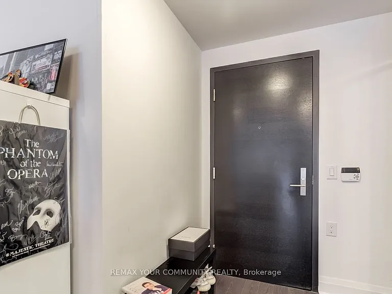 65 Mary St #1011 — Photo 2