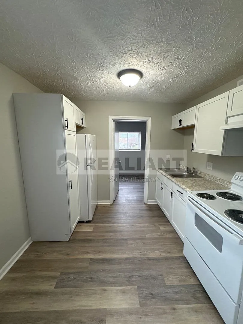 1 bed, 1.0 bath, $900 — Photo 2