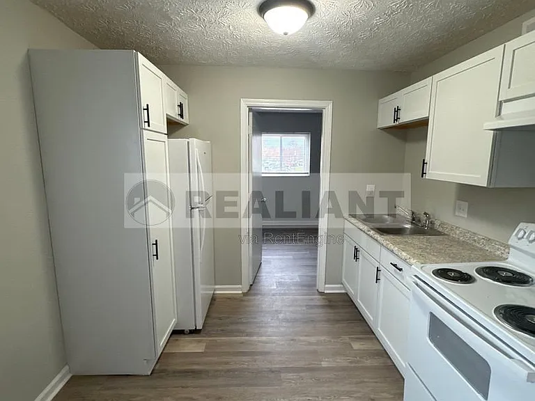 2069 Fontaine Rd #10 — Photo 2