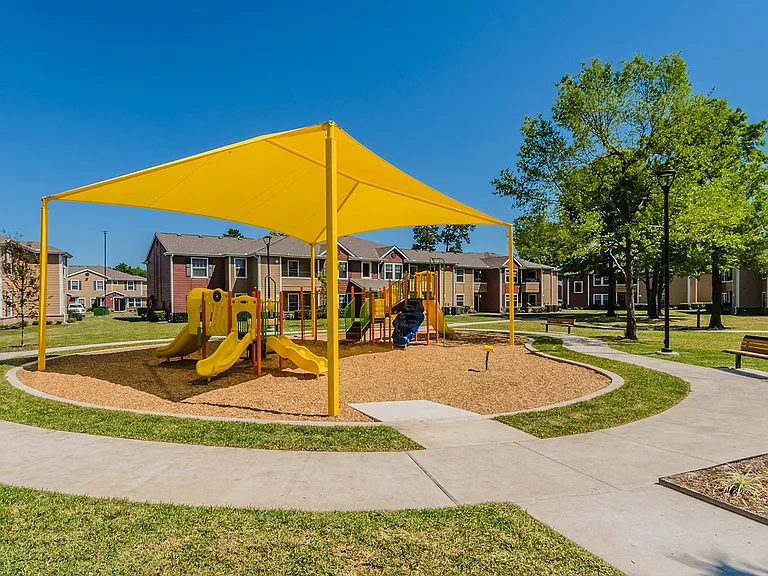 Lakecrest Village — Photo 13