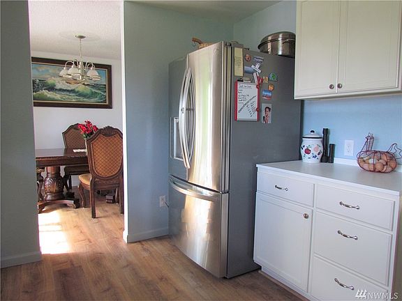 5th image of 120 E Bramble Ln
