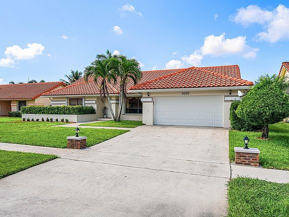 3rd image of 9295 Sun Pointe Drive