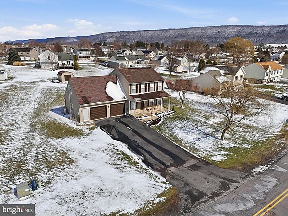2nd image of 316 Meadow Ln