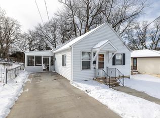 2486 Merfeld Ln, Dubuque, IA 52001