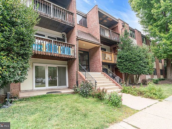 3rd image of 10722 West Dr APT 101