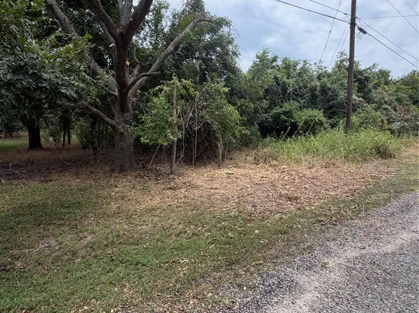 161 Kahana Ln, Bastrop, TX 78602