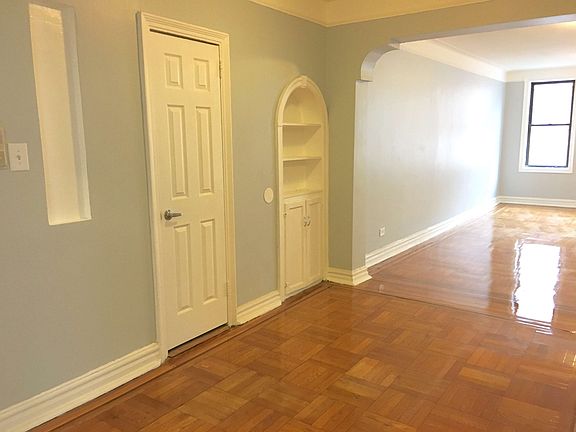 2nd image of 220 E 18th St APT 4H