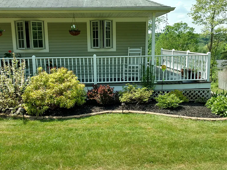 55 Hillcrest Dr — Photo 1