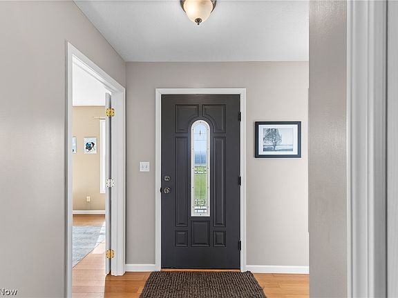 3rd image of 111 Holly Ann Dr