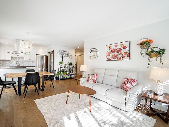 3rd image of 106-15375 17th Ave #106