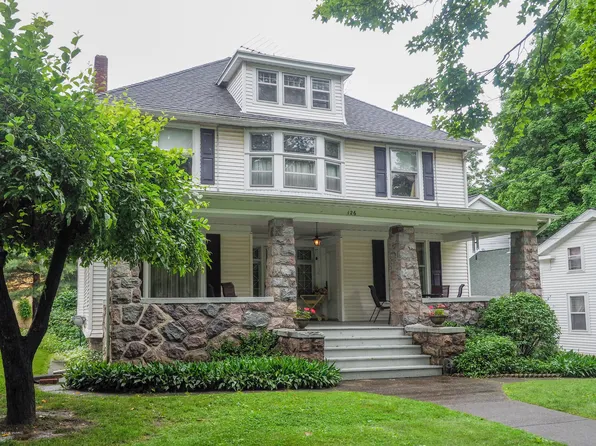 126 S Main St, Olivet, MI 49076