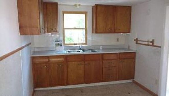 5th image of 389 Columbine Ave