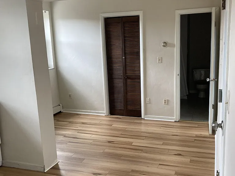 352 Freeport Rd — Photo 8