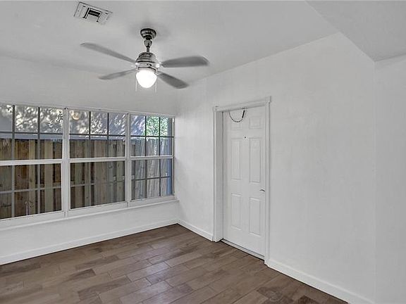 4th image of 406B SE 11th Ct