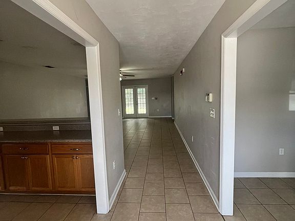 2nd image of 2633 Mission Rd