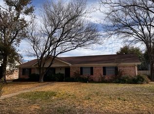 2306 Quail Hollow Dr, Bryan, TX 77802