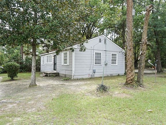 3rd image of 1812 Clover Dr